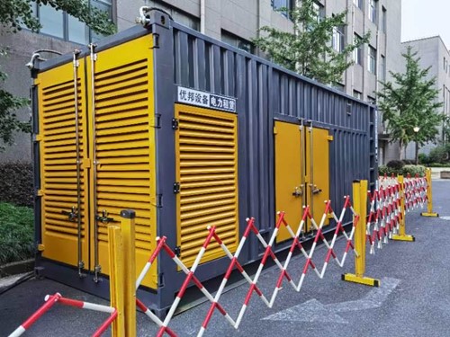 共和如何使用转速表检查发动机的转速？