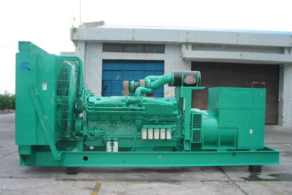 共和工厂发电机应急发电时如何更准确地检查发电机状态？