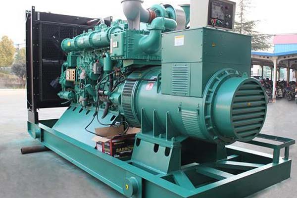 共和工厂发电机应急发电中如何优化燃油储备管理？