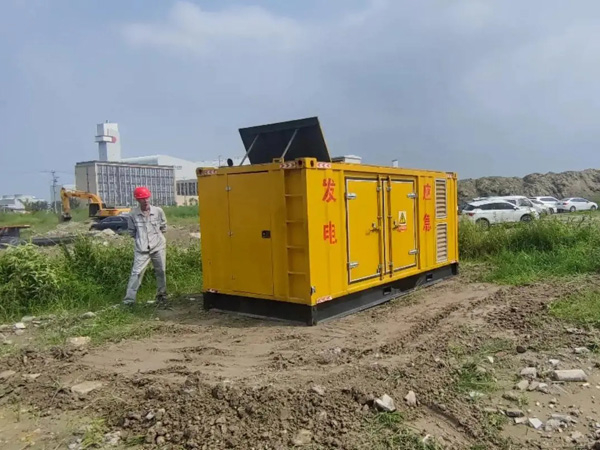 共和200KW柴油发电机机组每小时的油耗量受哪些因素影响？